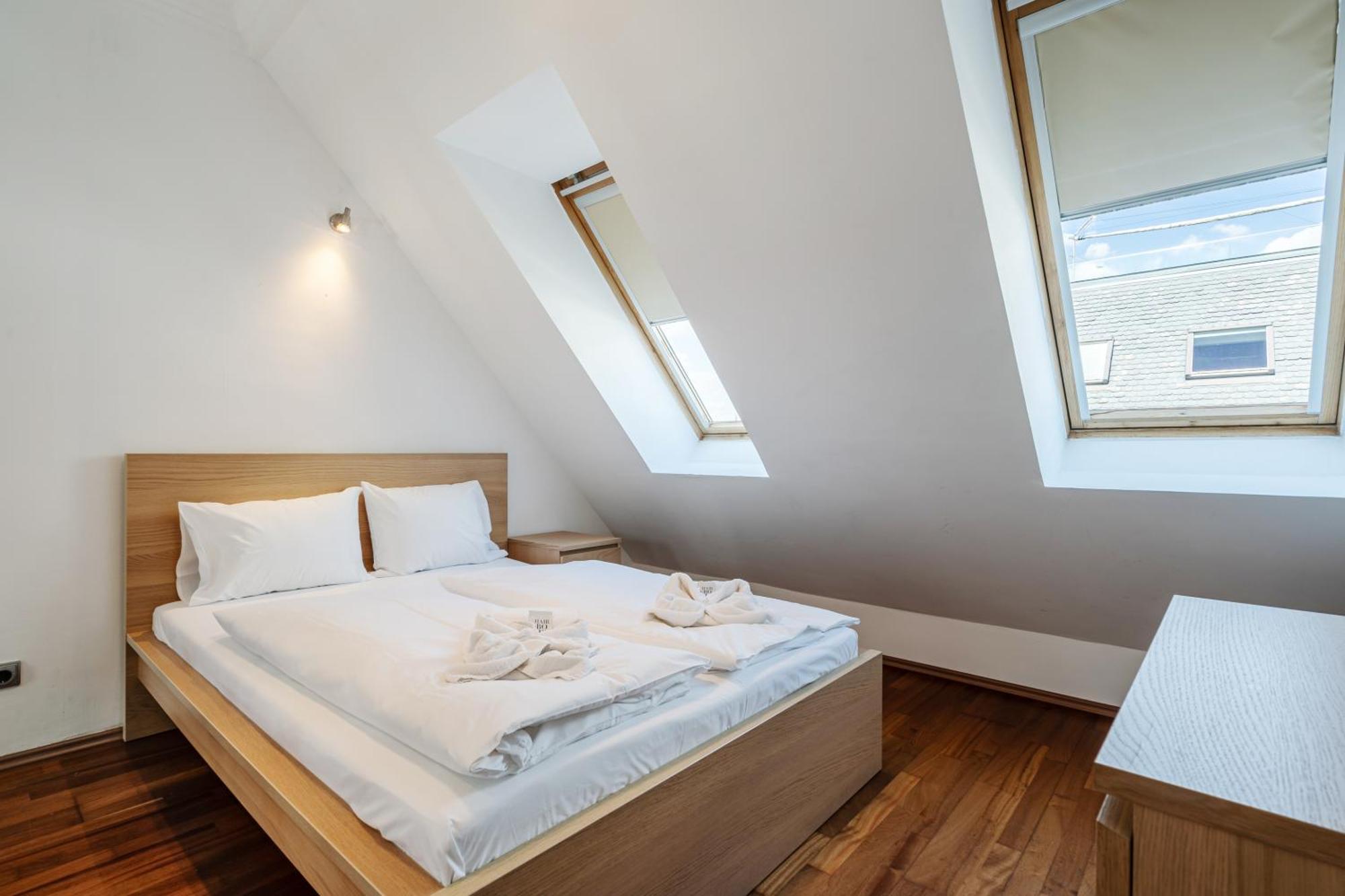 Whistle Living Apartment